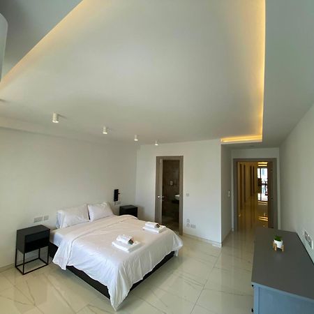 Tigne Sliema Three Bedrooms Apartment Exterior foto